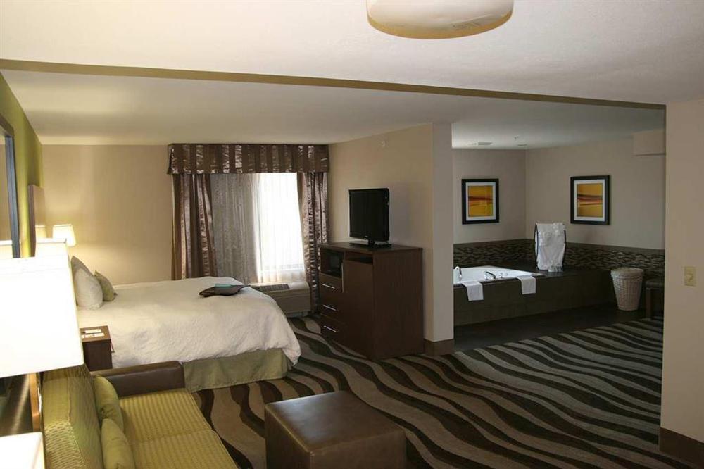Hampton Inn Oakland-Хейуорд Номер фото