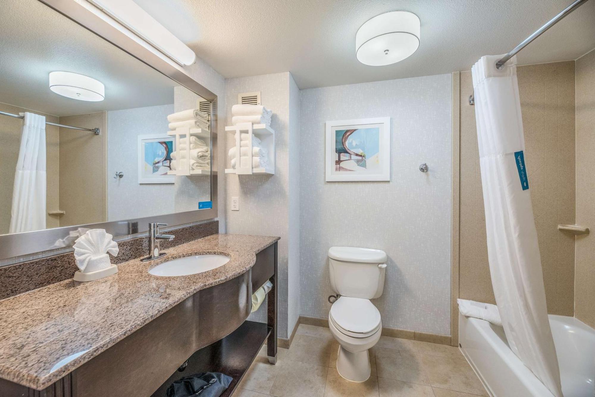 Hampton Inn Oakland-Хейуорд Экстерьер фото