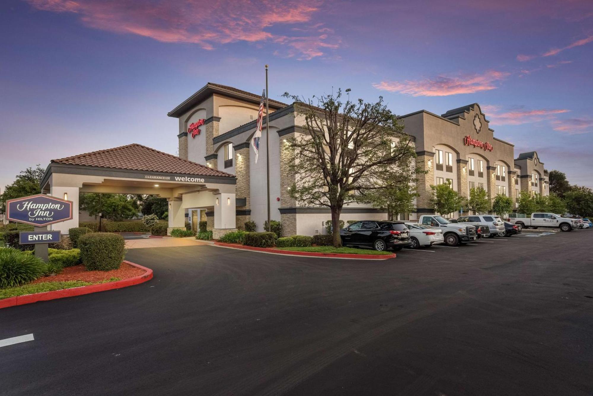 Hampton Inn Oakland-Хейуорд Экстерьер фото