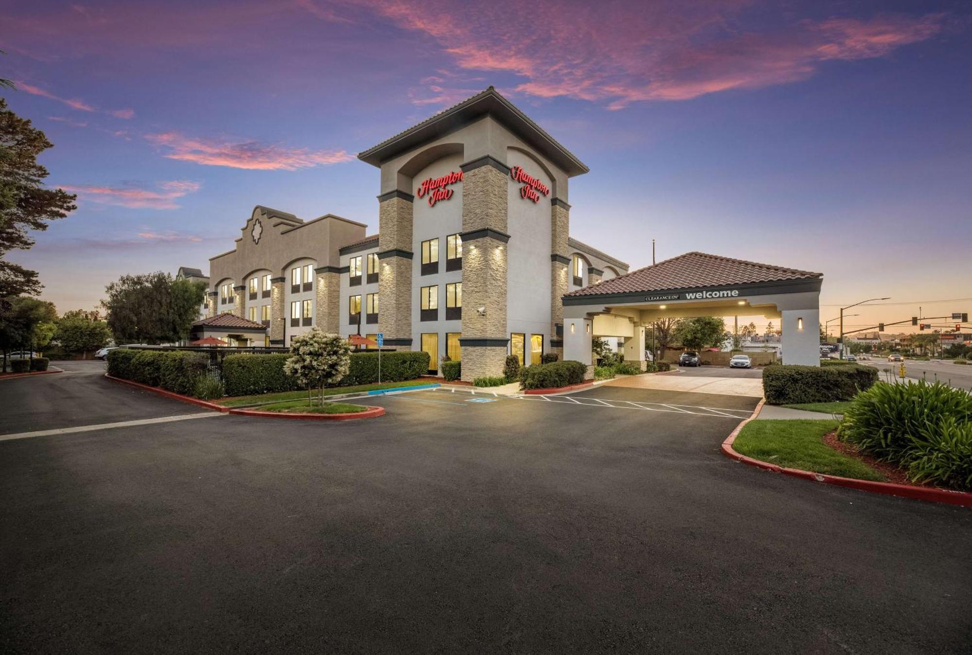 Hampton Inn Oakland-Хейуорд Экстерьер фото