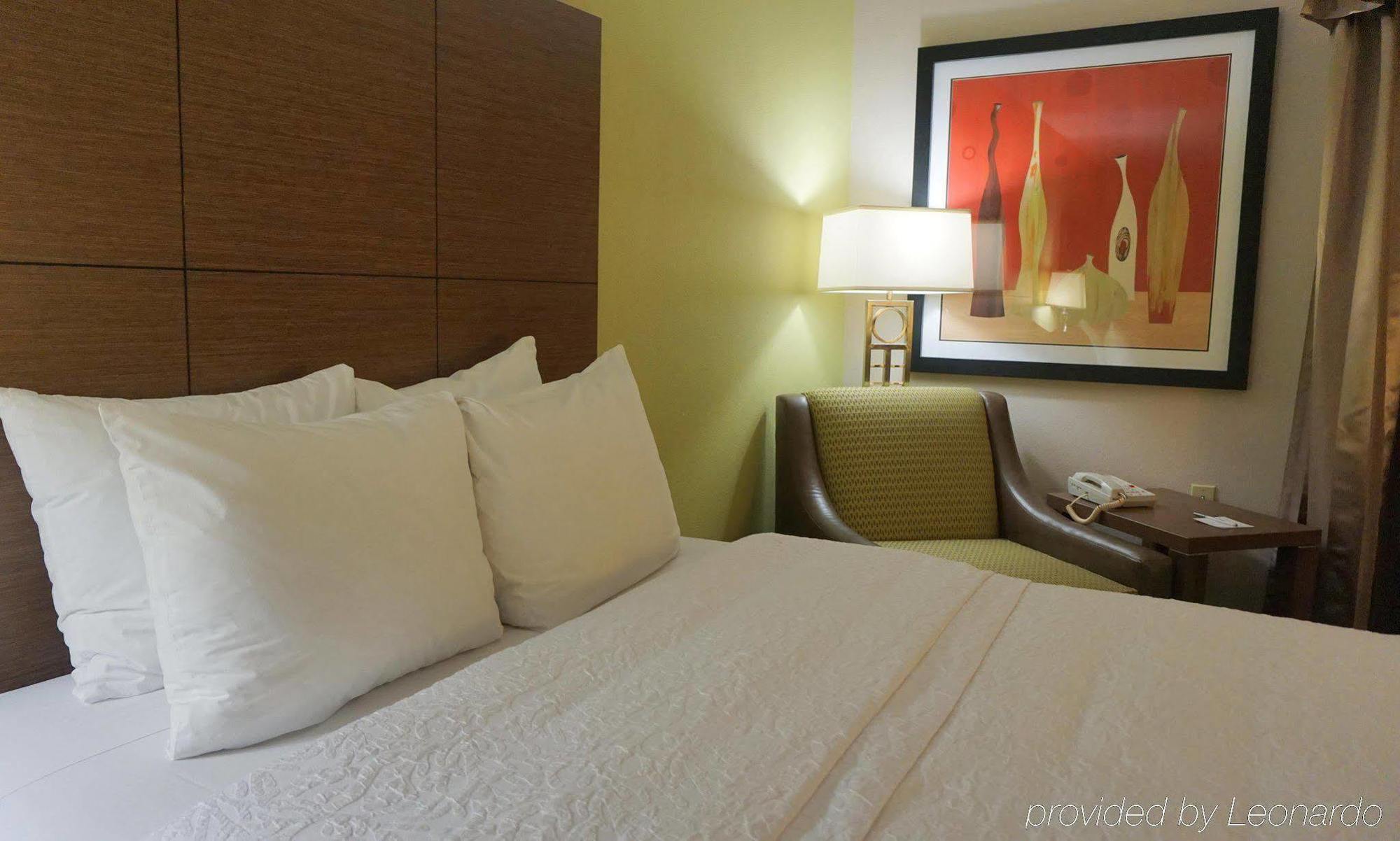 Hampton Inn Oakland-Хейуорд Экстерьер фото
