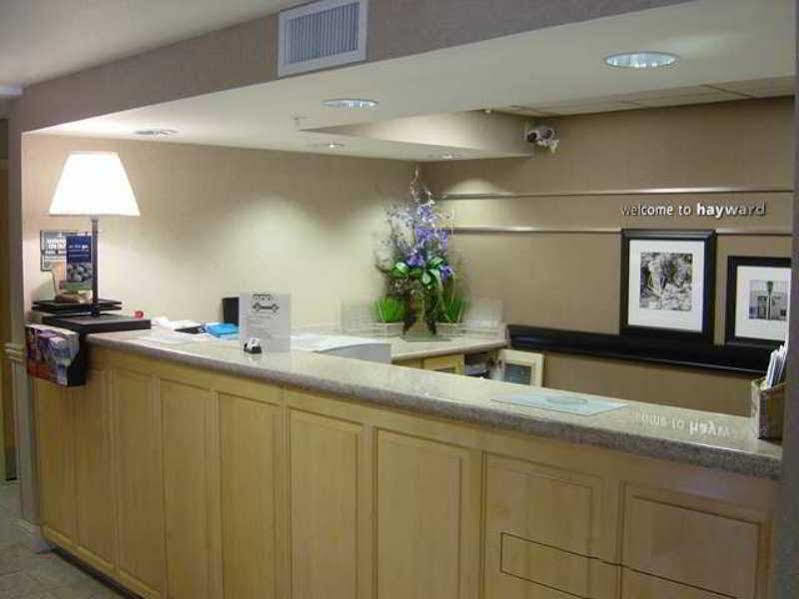 Hampton Inn Oakland-Хейуорд Экстерьер фото